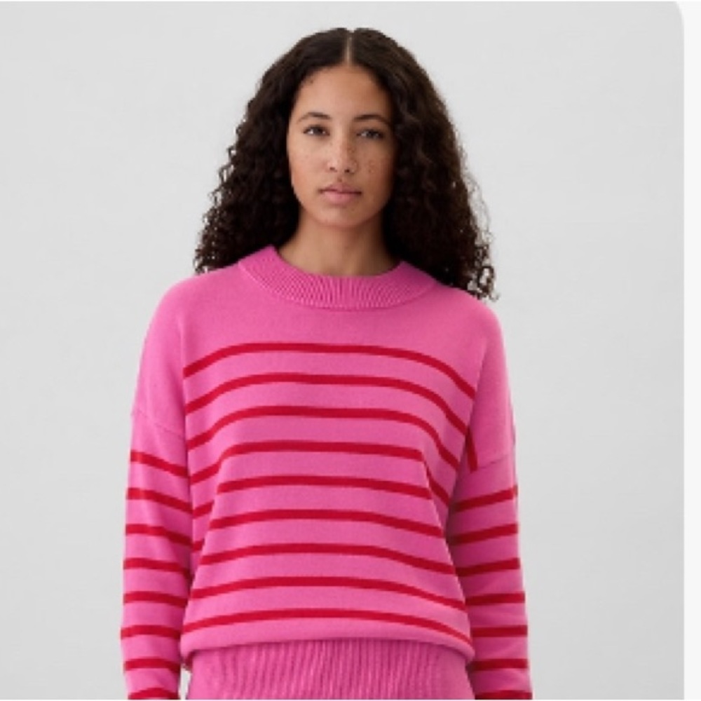 OVERSIZED Gap Bright Pink and Red Crewneck Sweater